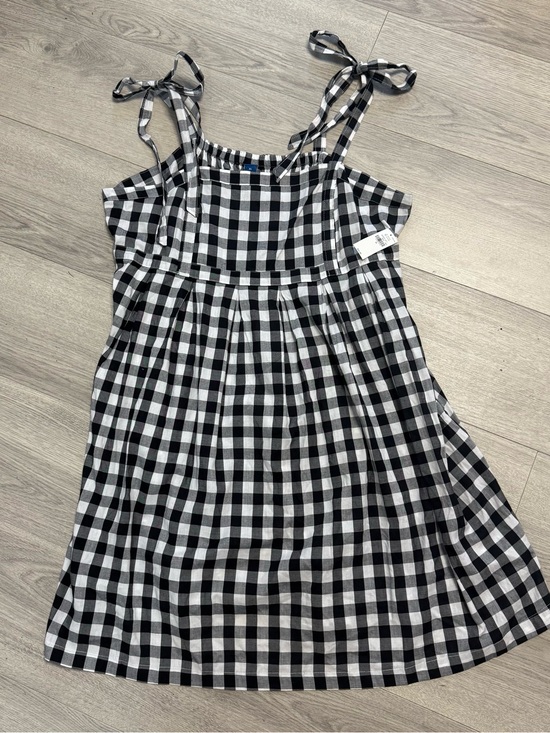 Old Navy Dresses & Skirts - Old Navy Black & White Gingham Tie-Strap Casual Dress
